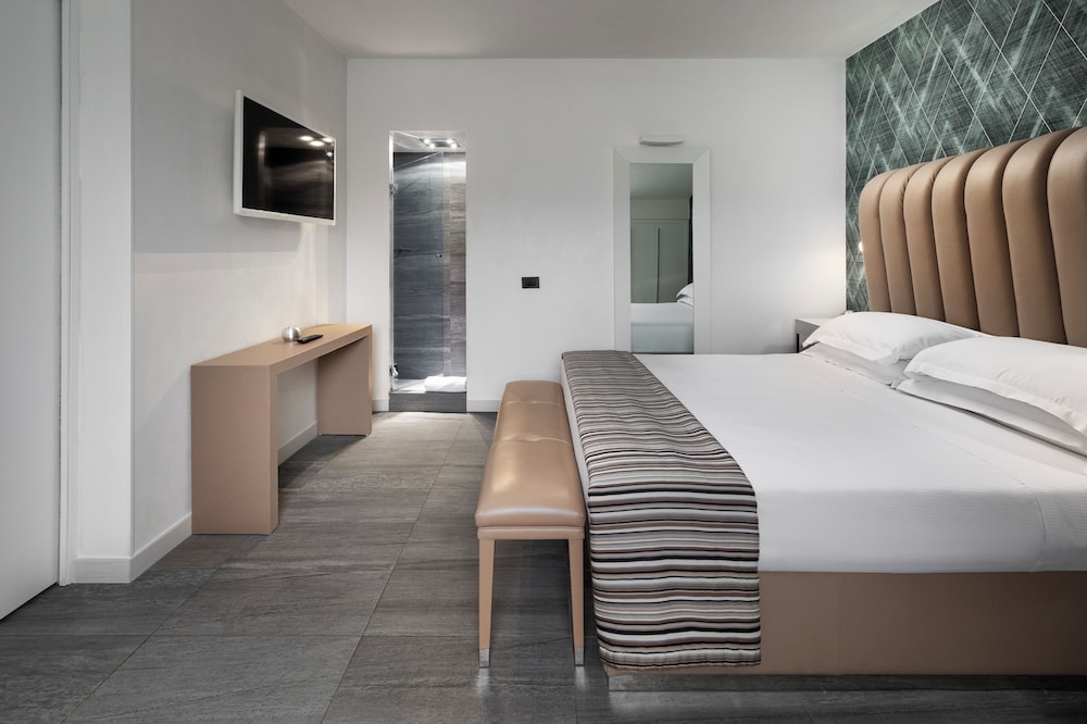 LHP Hotel Montecatini Palace & SPA — Hotel rooms in Montecatini Terme, Tuscany