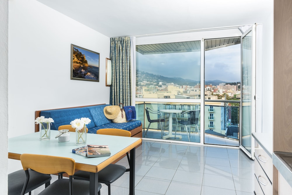 Apartaments Blau — Hotel rooms in Lloret de Mar, Catalonia