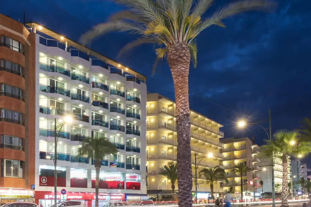 Apartaments Blau — Hotel building in Lloret de Mar, Catalonia