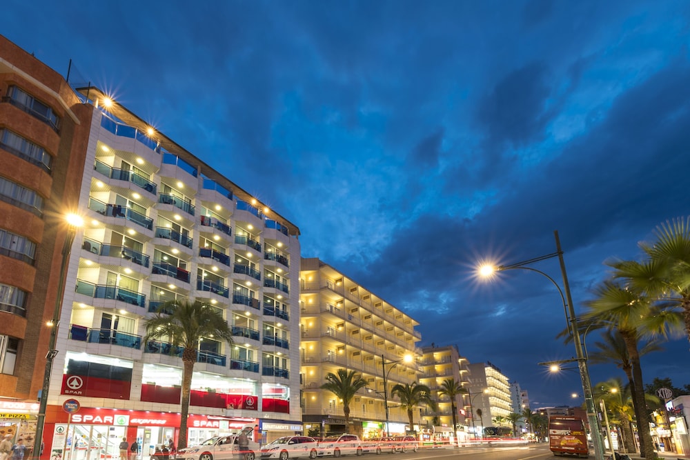 Apartaments Blau — Hotel building in Lloret de Mar, Catalonia