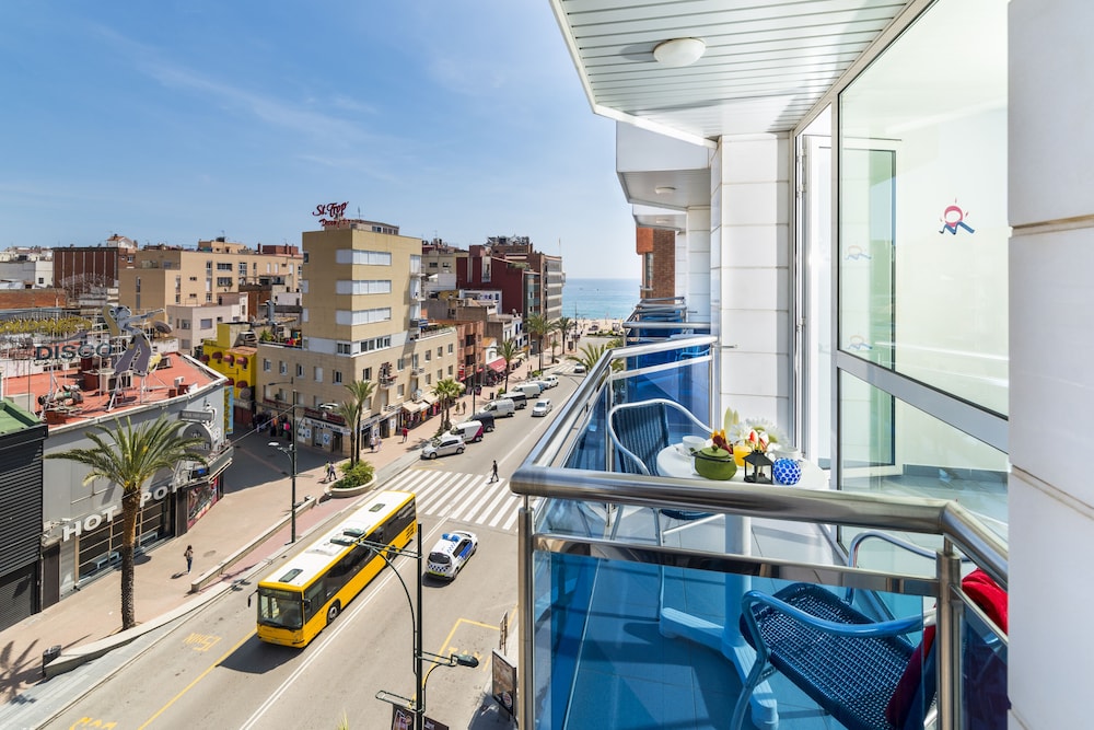 Apartaments Blau — Hotel rooms in Lloret de Mar, Catalonia