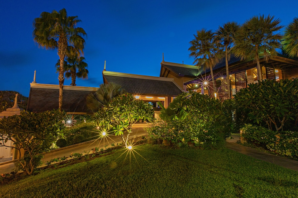 Rawai Palm Beach Resort — Hotel building in Rawai, Phuket Province