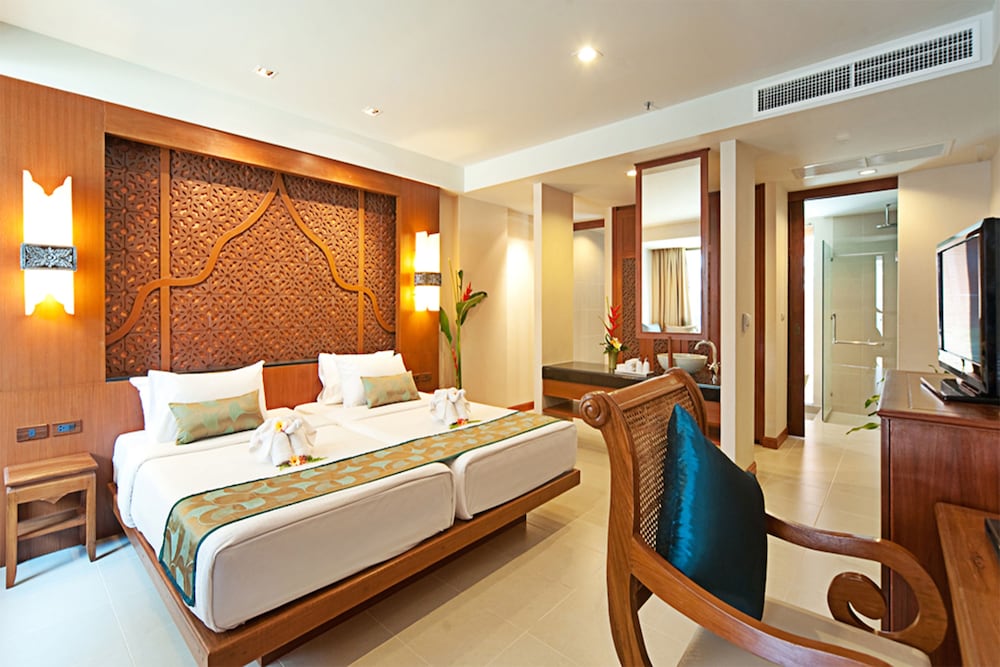 Rawai Palm Beach Resort — Hotel rooms in Rawai, Phuket Province