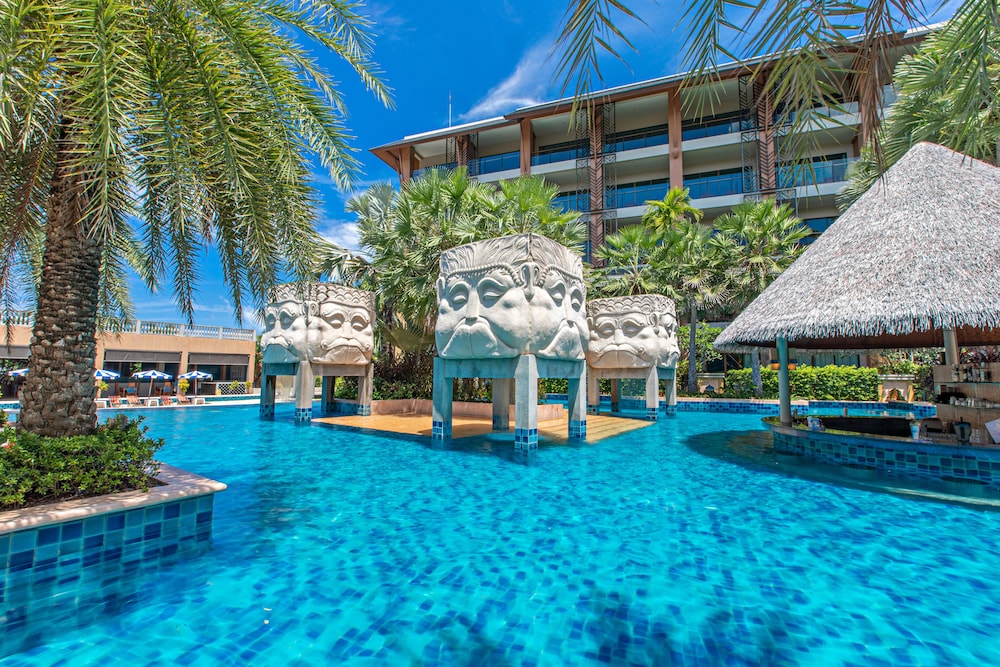 Rawai Palm Beach Resort — Main photo in Rawai, Phuket Province