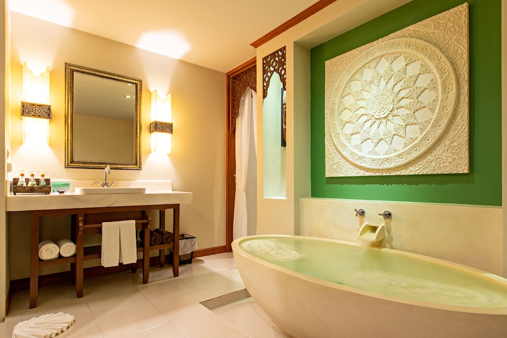 Rawai Palm Beach Resort — Hotel rooms in Rawai, Phuket Province