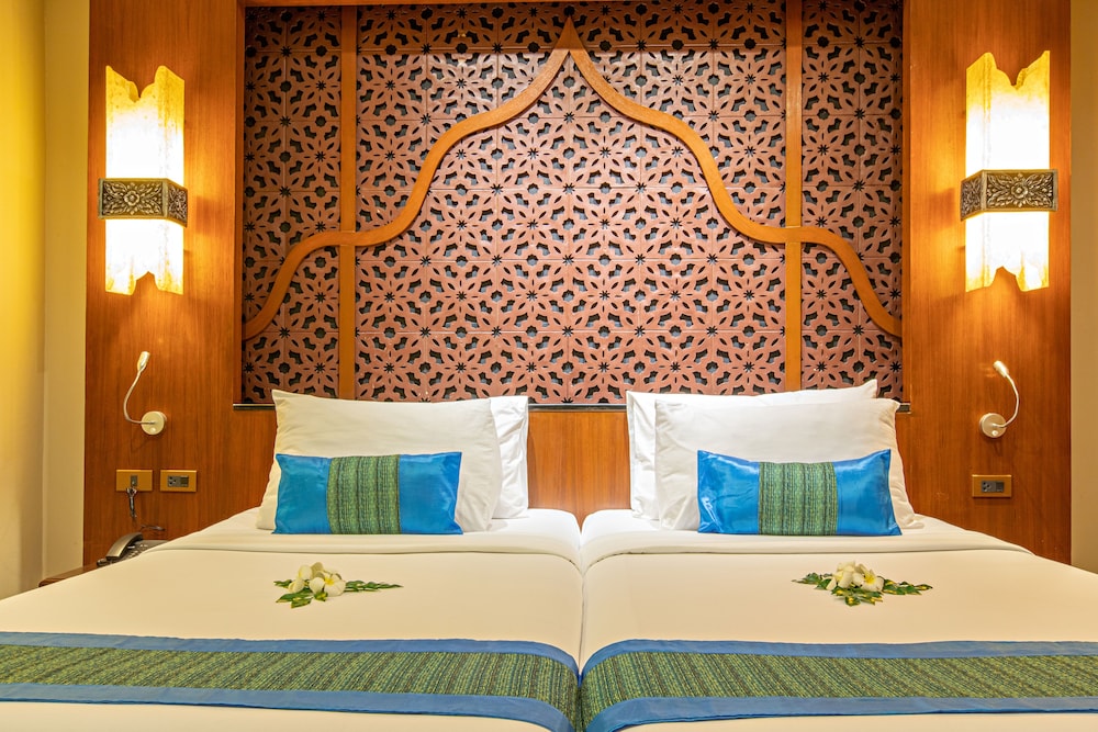 Rawai Palm Beach Resort — Hotel rooms in Rawai, Phuket Province