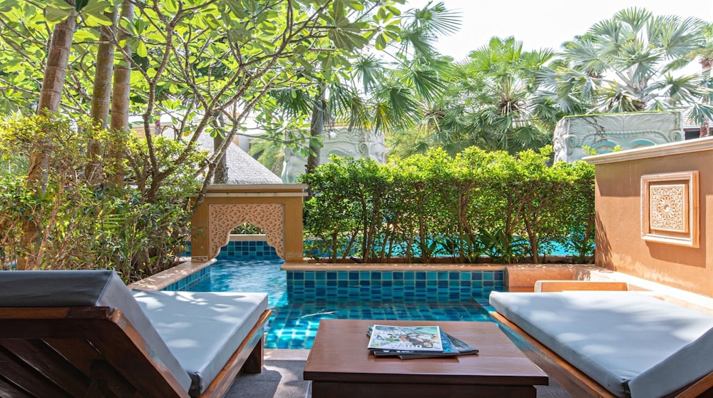 Rawai Palm Beach Resort — Swimming pool in Rawai, Phuket Province