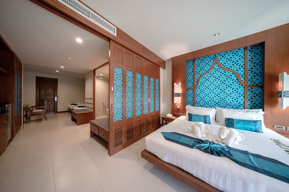 Rawai Palm Beach Resort — Hotel rooms in Rawai, Phuket Province