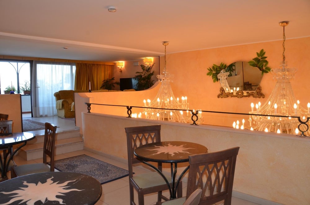 Hotel Kalos — Hotel rooms in Giardini Naxos, Sicily