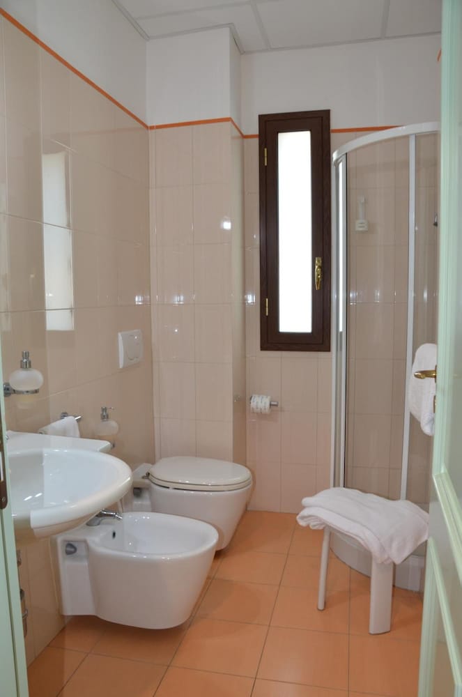 Hotel Kalos — Hotel rooms in Giardini Naxos, Sicily