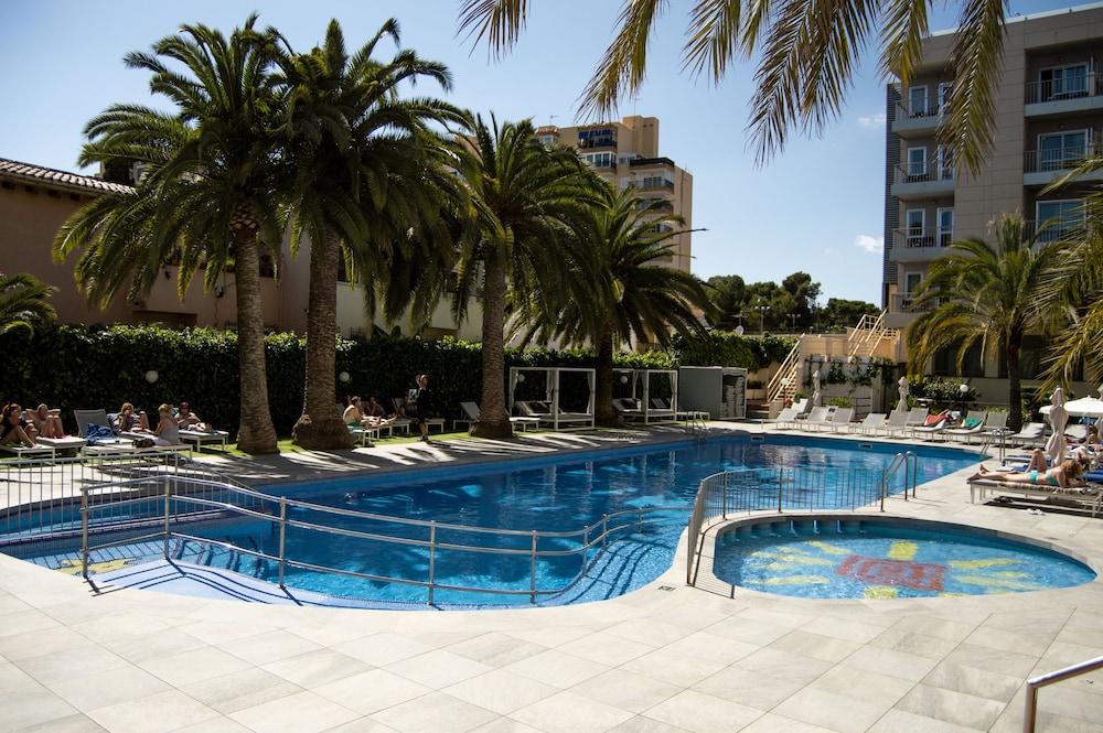 Hotel Bordoy Cosmopolitan — Swimming pool in Playa de Palma, Balearic Islands