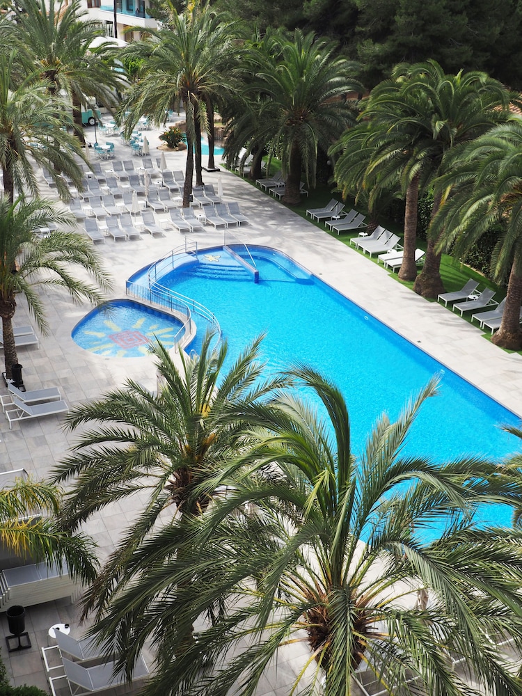 Hotel Bordoy Cosmopolitan — Swimming pool in Playa de Palma, Balearic Islands
