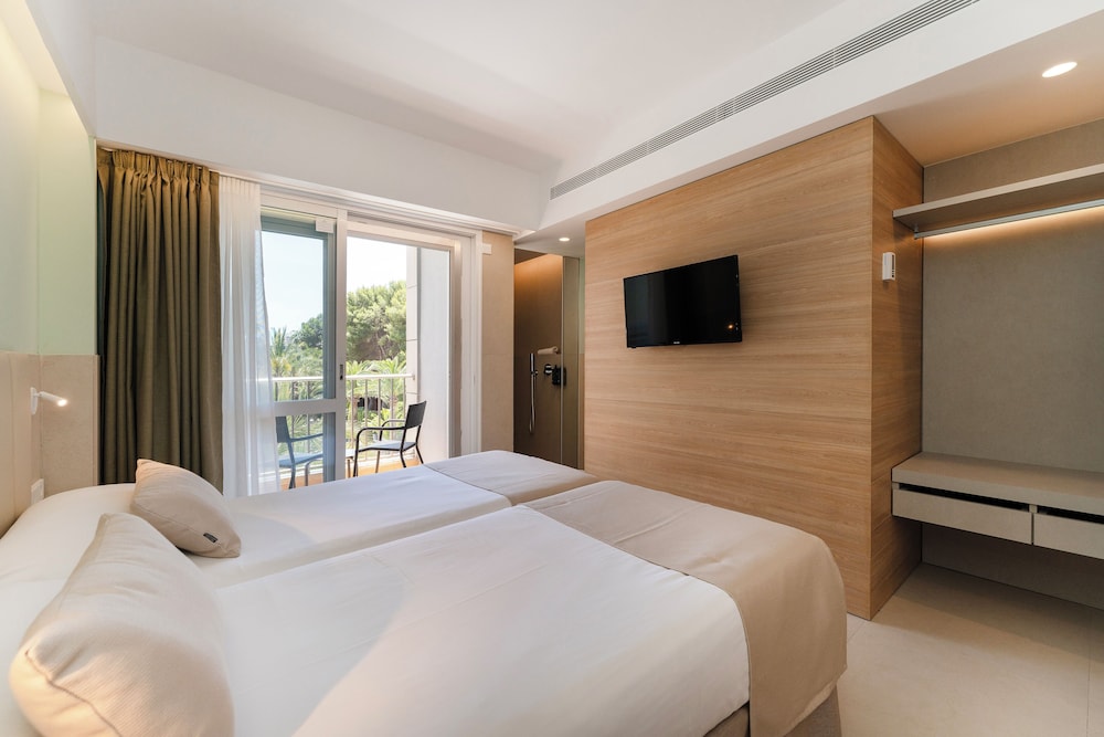 Hotel Bordoy Cosmopolitan — Hotel rooms in Playa de Palma, Balearic Islands