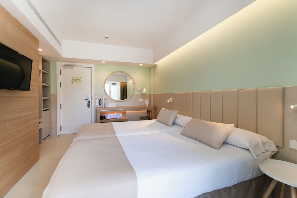 Hotel Bordoy Cosmopolitan — Hotel rooms in Playa de Palma, Balearic Islands