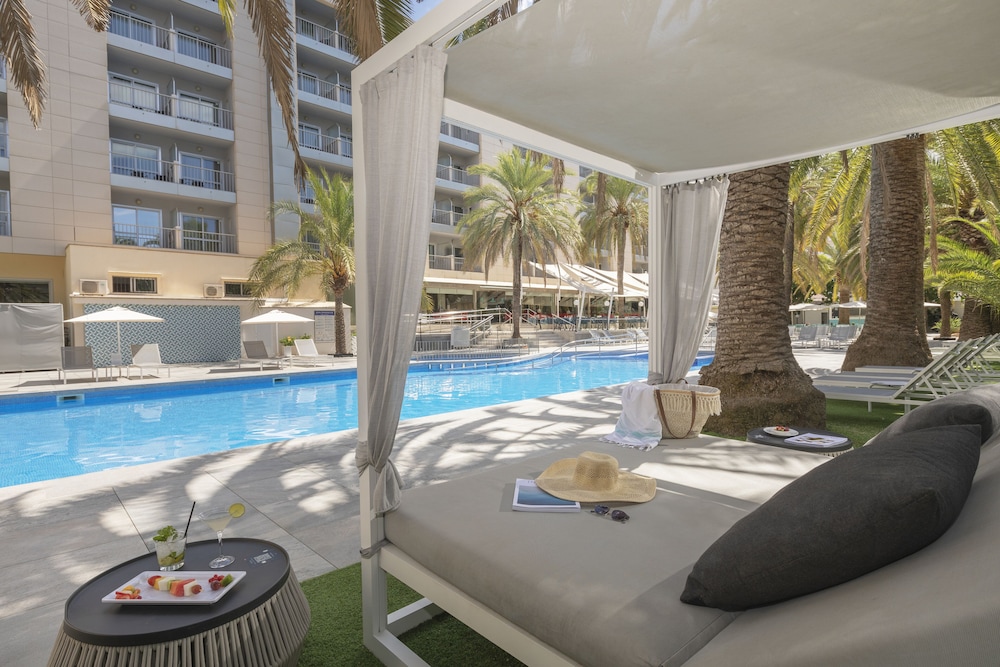 Hotel Bordoy Cosmopolitan — Swimming pool in Playa de Palma, Balearic Islands