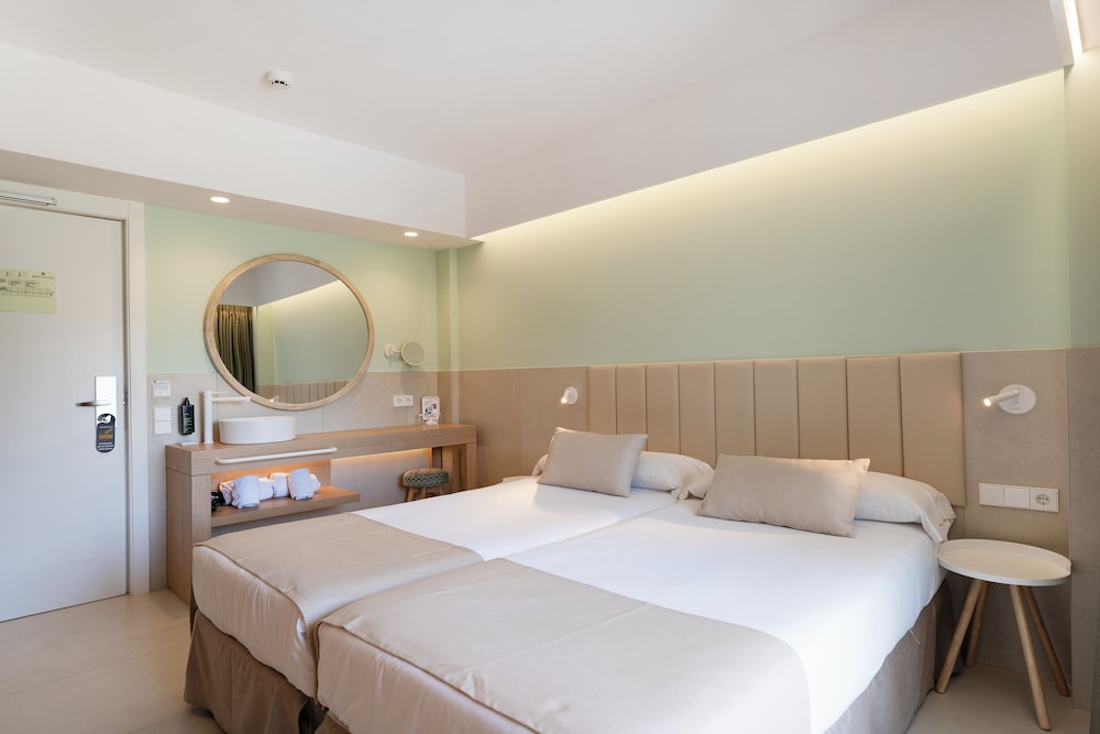 Hotel Bordoy Cosmopolitan — Hotel rooms in Playa de Palma, Balearic Islands