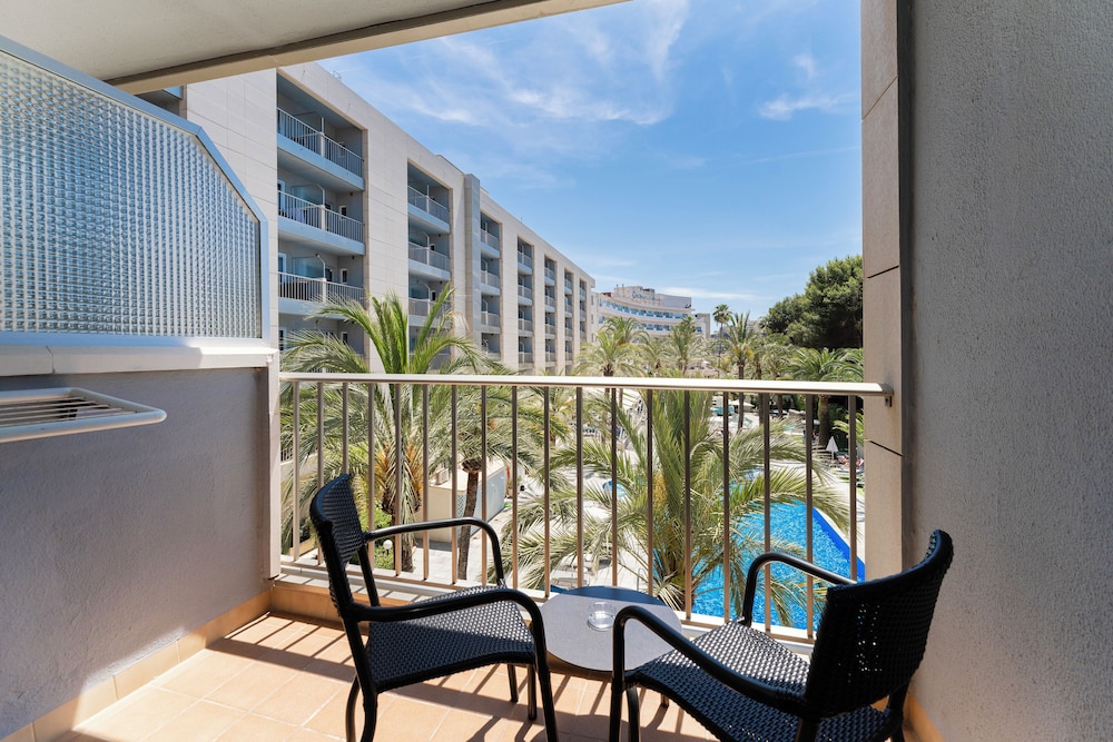 Hotel Bordoy Cosmopolitan — Hotel building in Playa de Palma, Balearic Islands