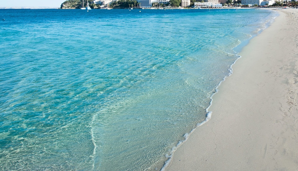 Suites ROC Portonova - Newly Renovated 2026 — Beach in Palma Nova, Balearic Islands