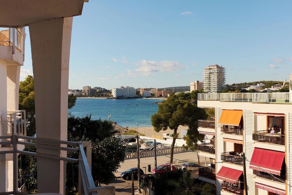 Suites ROC Portonova - Newly Renovated 2026 — Beach in Palma Nova, Balearic Islands