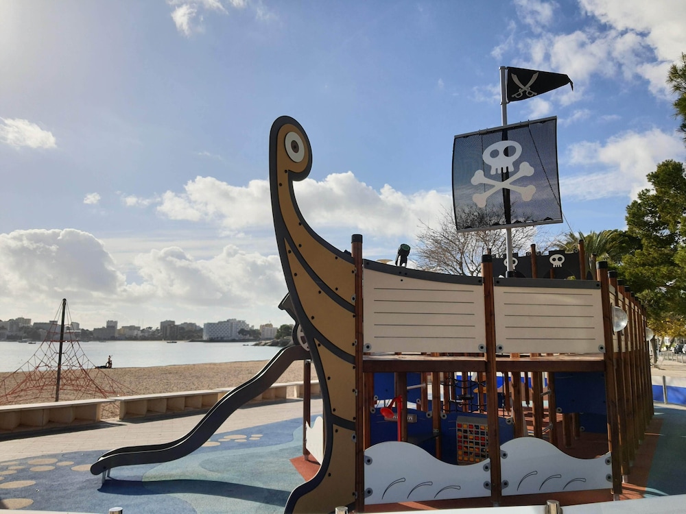Suites ROC Portonova - Newly Renovated 2026 — Attractions for children in Palma Nova, Balearic Islands