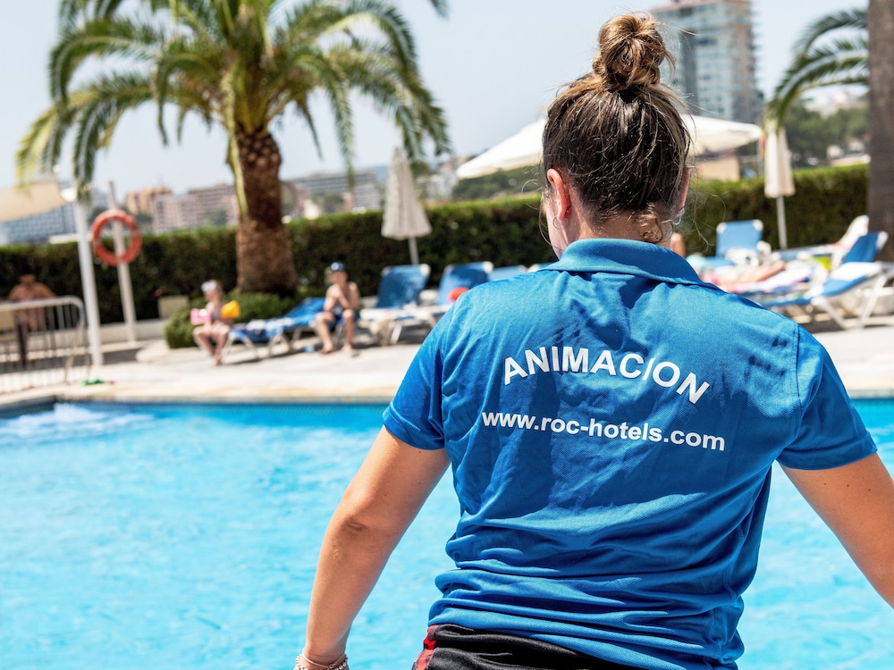 Suites ROC Portonova - Newly Renovated 2026 — Swimming pool in Palma Nova, Balearic Islands