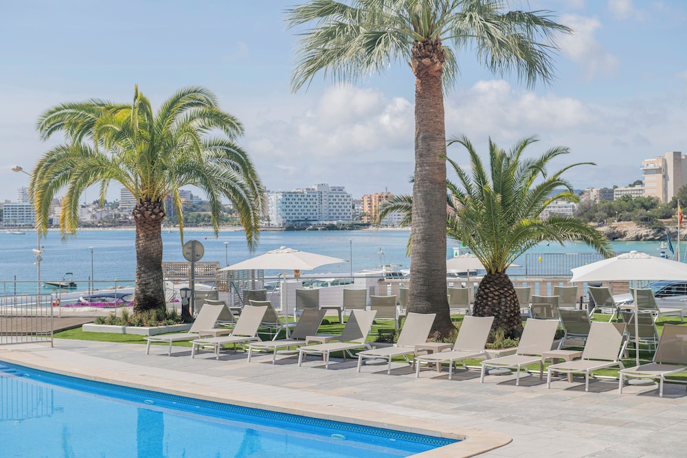 Suites ROC Portonova - Newly Renovated 2026 — Swimming pool in Palma Nova, Balearic Islands