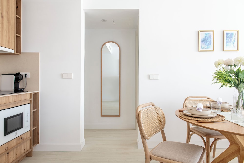 Suites ROC Portonova - Newly Renovated 2026 — Hotel rooms in Palma Nova, Balearic Islands