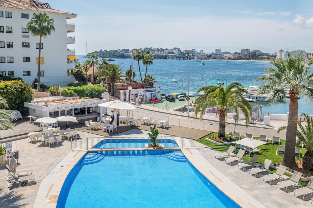 Suites ROC Portonova - Newly Renovated 2026 — Swimming pool in Palma Nova, Balearic Islands