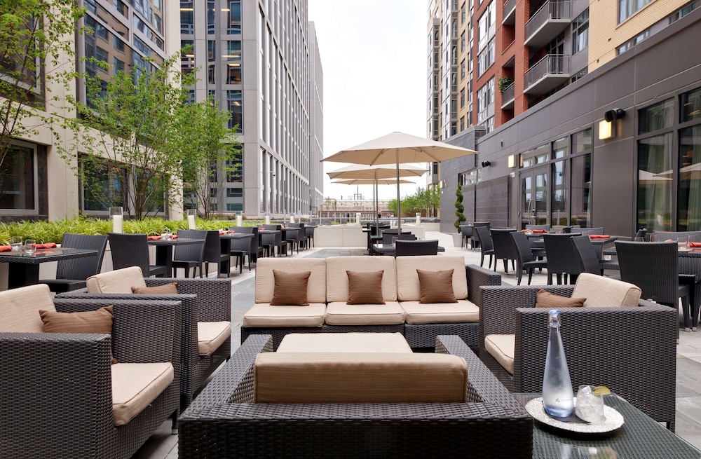 Hilton Garden Inn Washington DC/U.S. Capitol — Restaurant & bars in Washington, District of Columbia