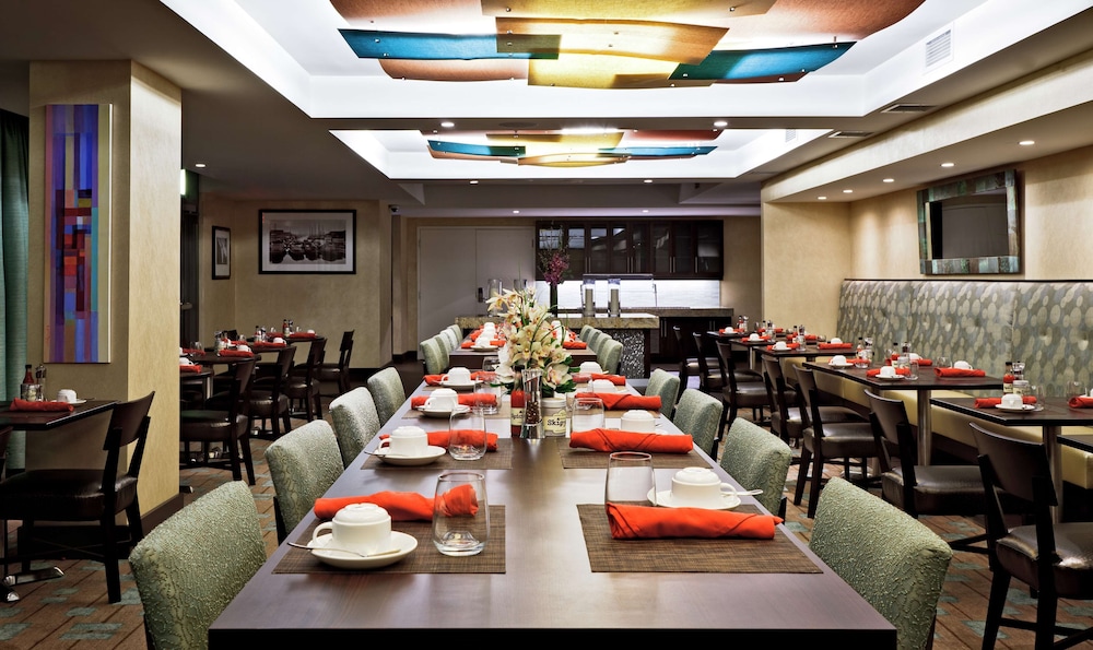 Hilton Garden Inn Washington DC/U.S. Capitol — Restaurant & bars in Washington, District of Columbia