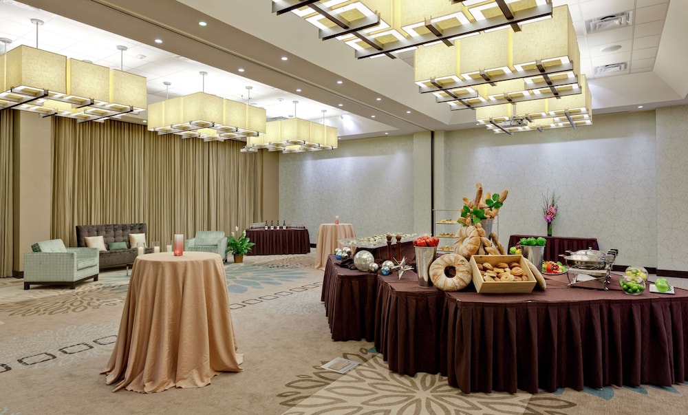 Hilton Garden Inn Washington DC/U.S. Capitol — Restaurant & bars in Washington, District of Columbia