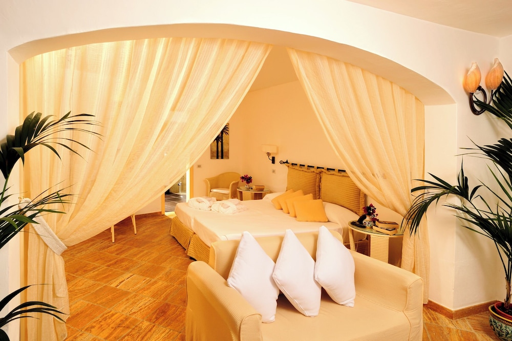 Le Calette Bay — Hotel rooms in Cefalù, Sicily