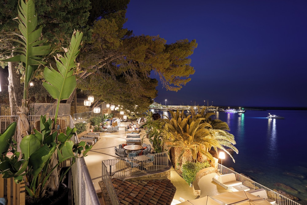 Le Calette Bay — Restaurant & bars in Cefalù, Sicily