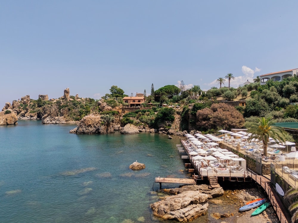 Le Calette Bay — Beach in Cefalù, Sicily