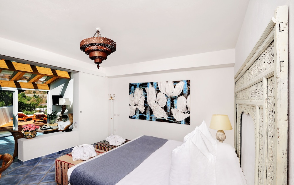 Le Calette Bay — Hotel rooms in Cefalù, Sicily
