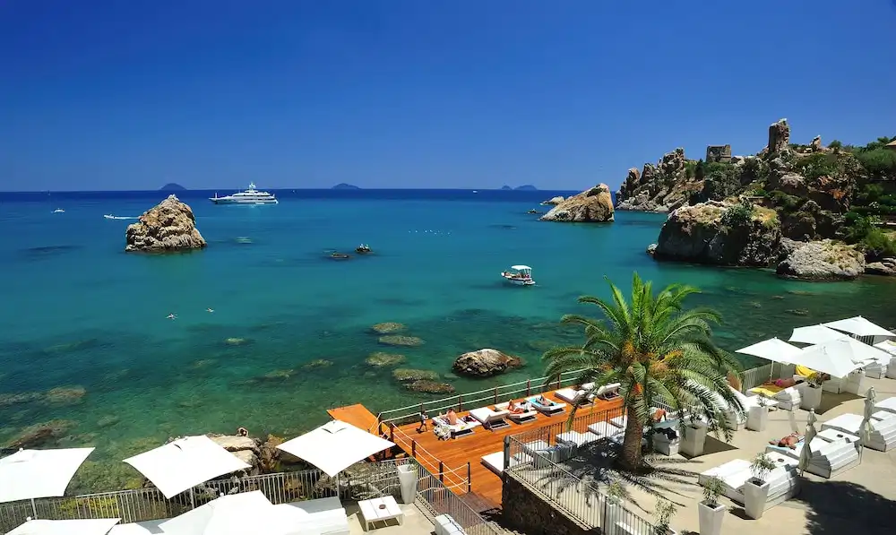 Le Calette Bay — Beach in Cefalù, Sicily