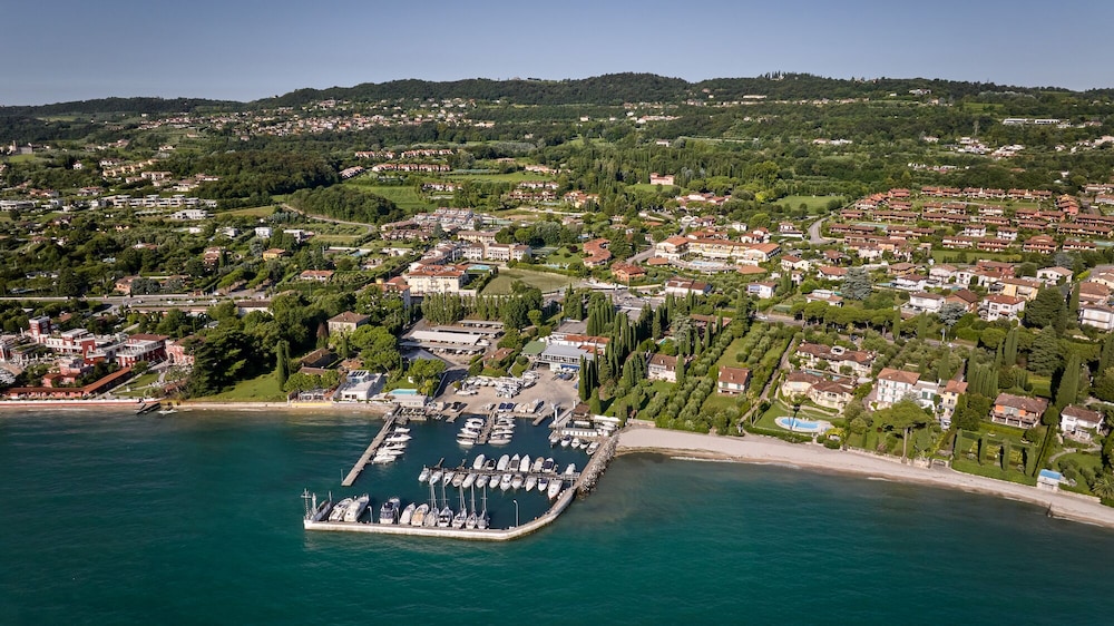 Le Terrazze Sul Lago Residence & Hotel — Beach in Padenghe sul Garda, Lombardy