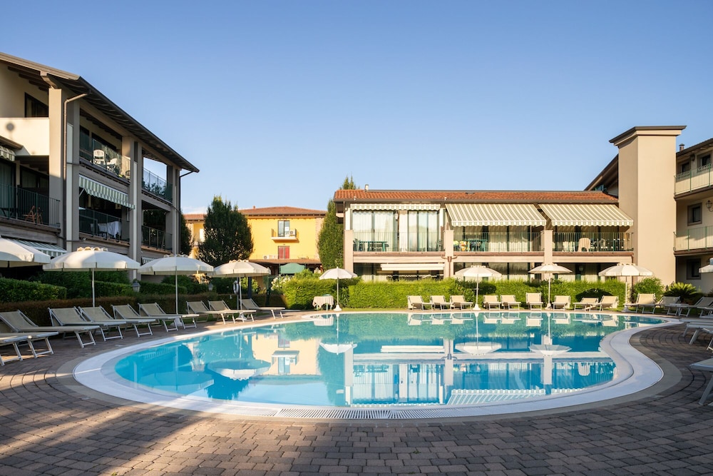 Le Terrazze Sul Lago Residence & Hotel — Swimming pool in Padenghe sul Garda, Lombardy
