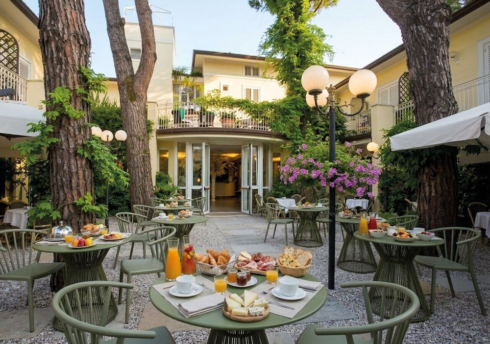 JR Resort Logos Forte dei Marmi - zdjęcie 3