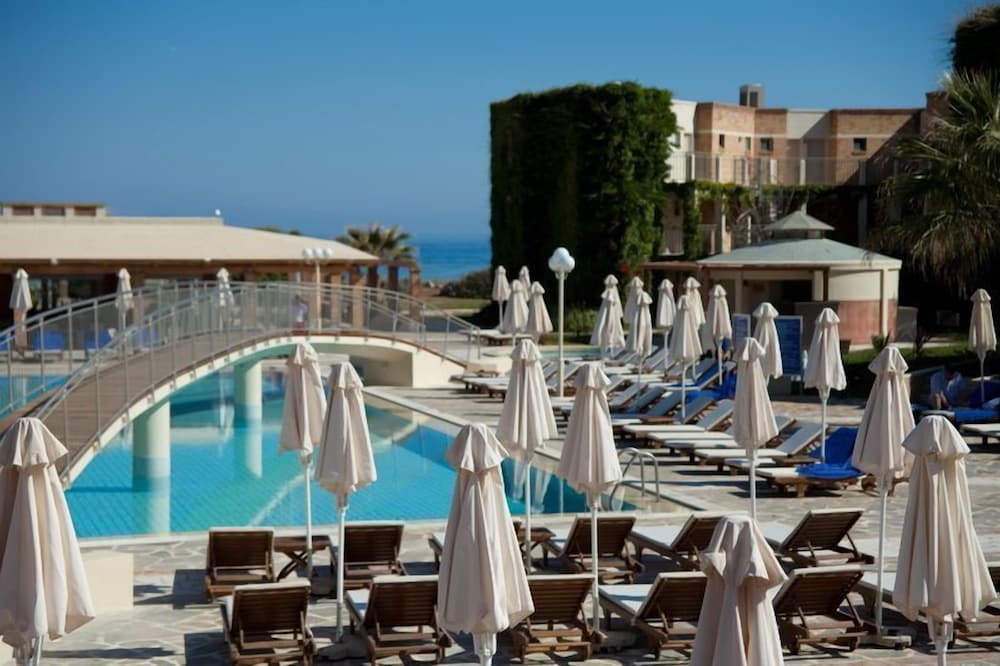 Bella Beach - All Inclusive — Swimming pool in Hersonissos