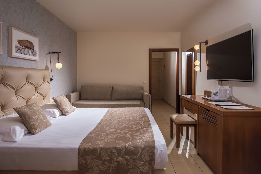 Bella Beach - All Inclusive — Hotel rooms in Hersonissos