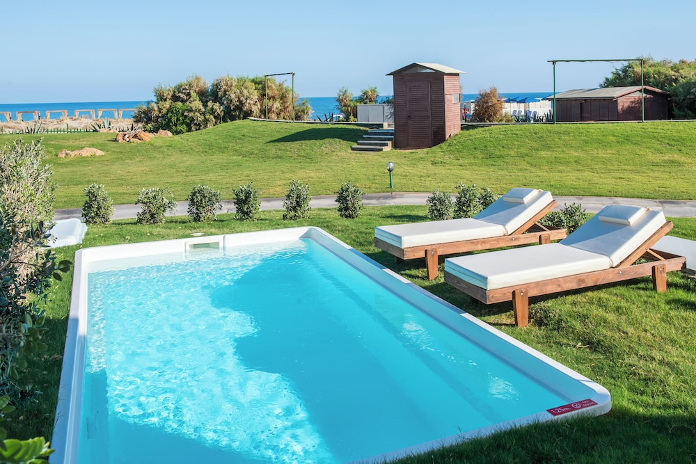 Bella Beach - All Inclusive — Swimming pool in Hersonissos