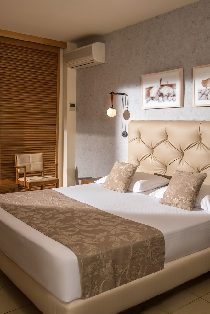Bella Beach - All Inclusive — Hotel rooms in Hersonissos