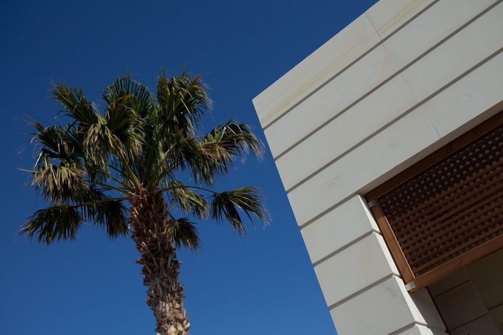 Bella Beach - All Inclusive — Hotel building in Hersonissos