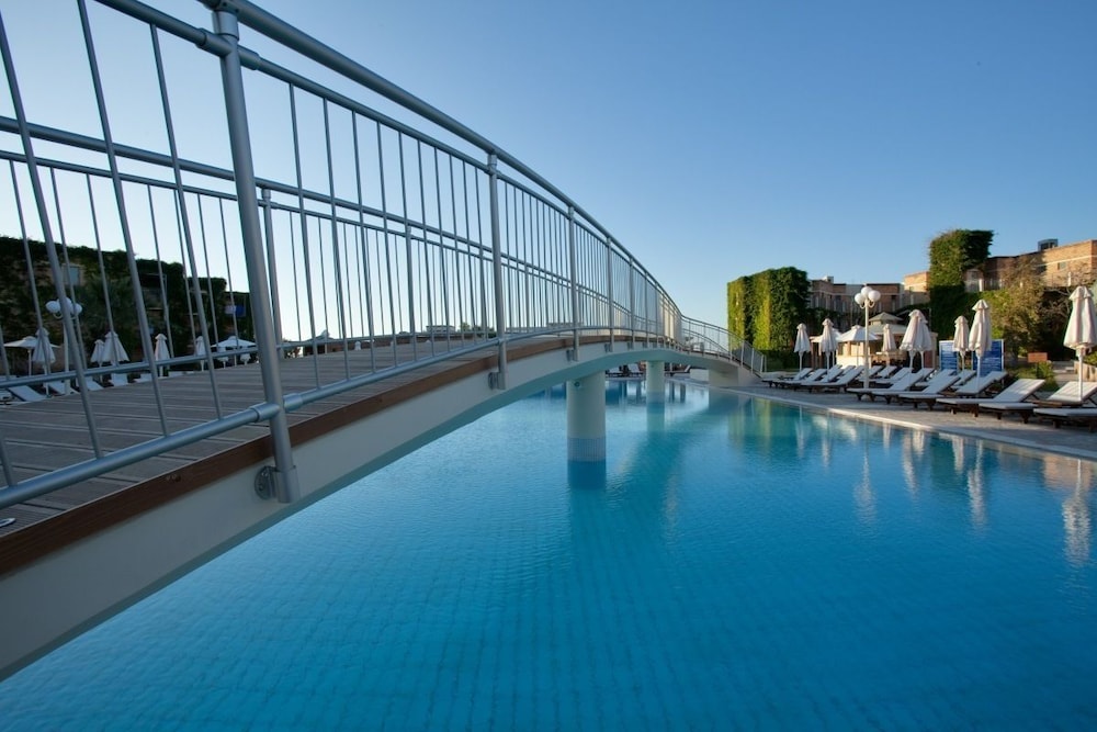 Bella Beach - All Inclusive — Swimming pool in Hersonissos