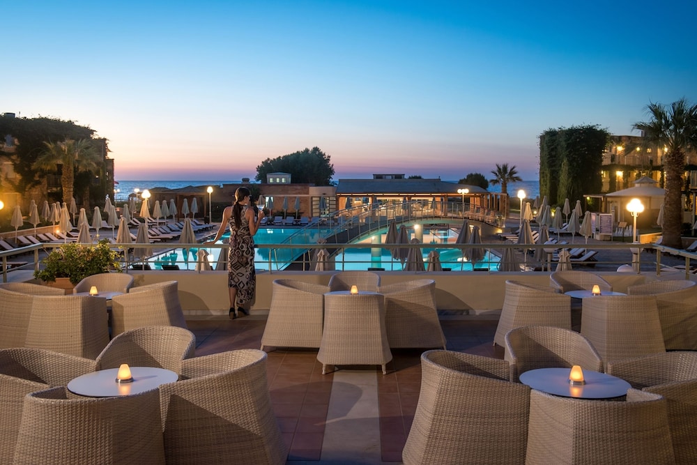 Bella Beach - All Inclusive — Restaurant & bars in Hersonissos