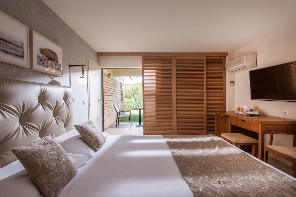 Bella Beach - All Inclusive — Hotel rooms in Hersonissos
