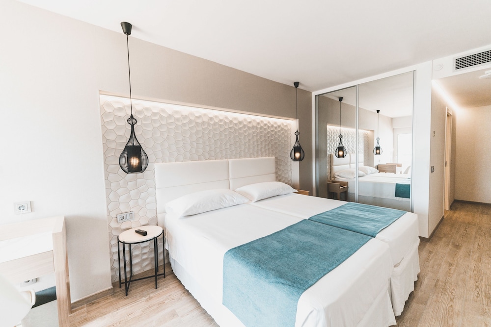 Ibiza Corso Hotel — Hotel rooms in Ibiza Town, Balearic Islands
