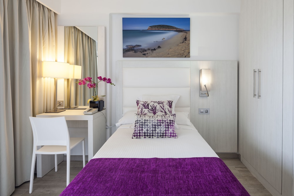 Ibiza Corso Hotel — Hotel rooms in Ibiza Town, Balearic Islands