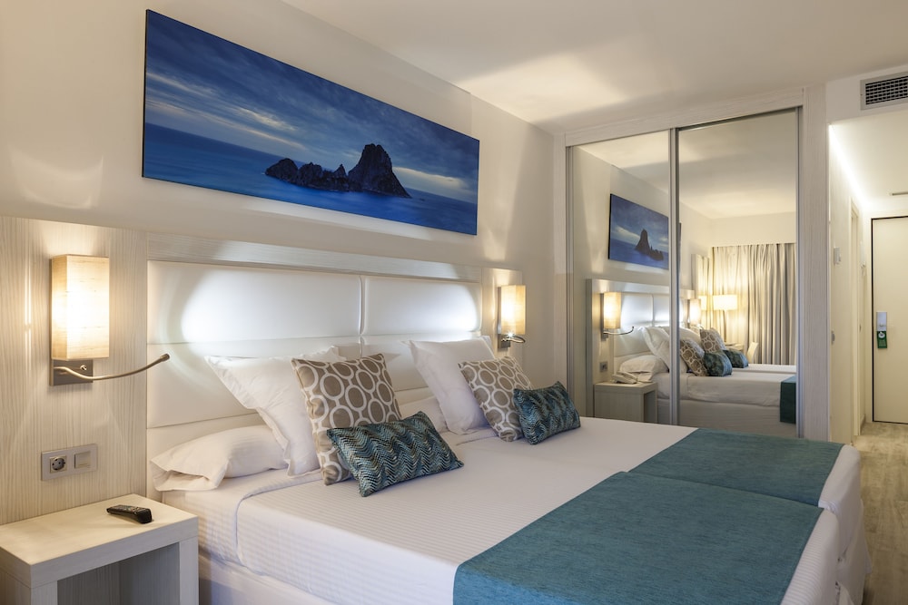 Ibiza Corso Hotel — Hotel rooms in Ibiza Town, Balearic Islands